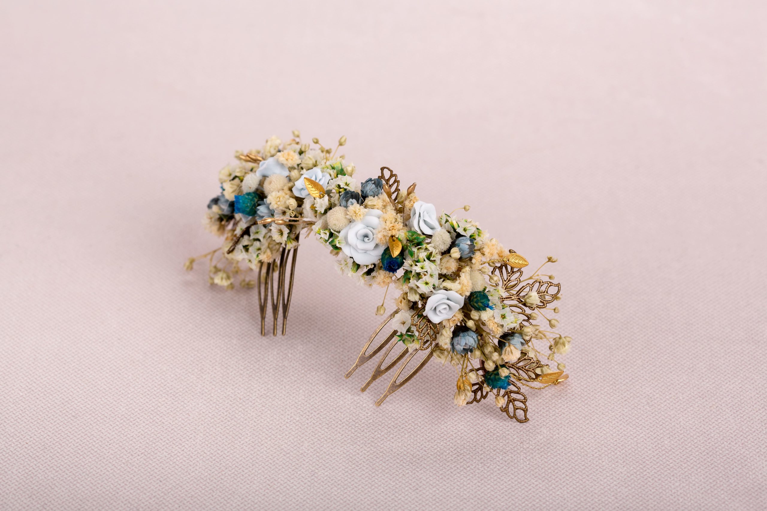 toucado-noiva-azul-formato-presilha-flores-preservadas-porcelana-fria