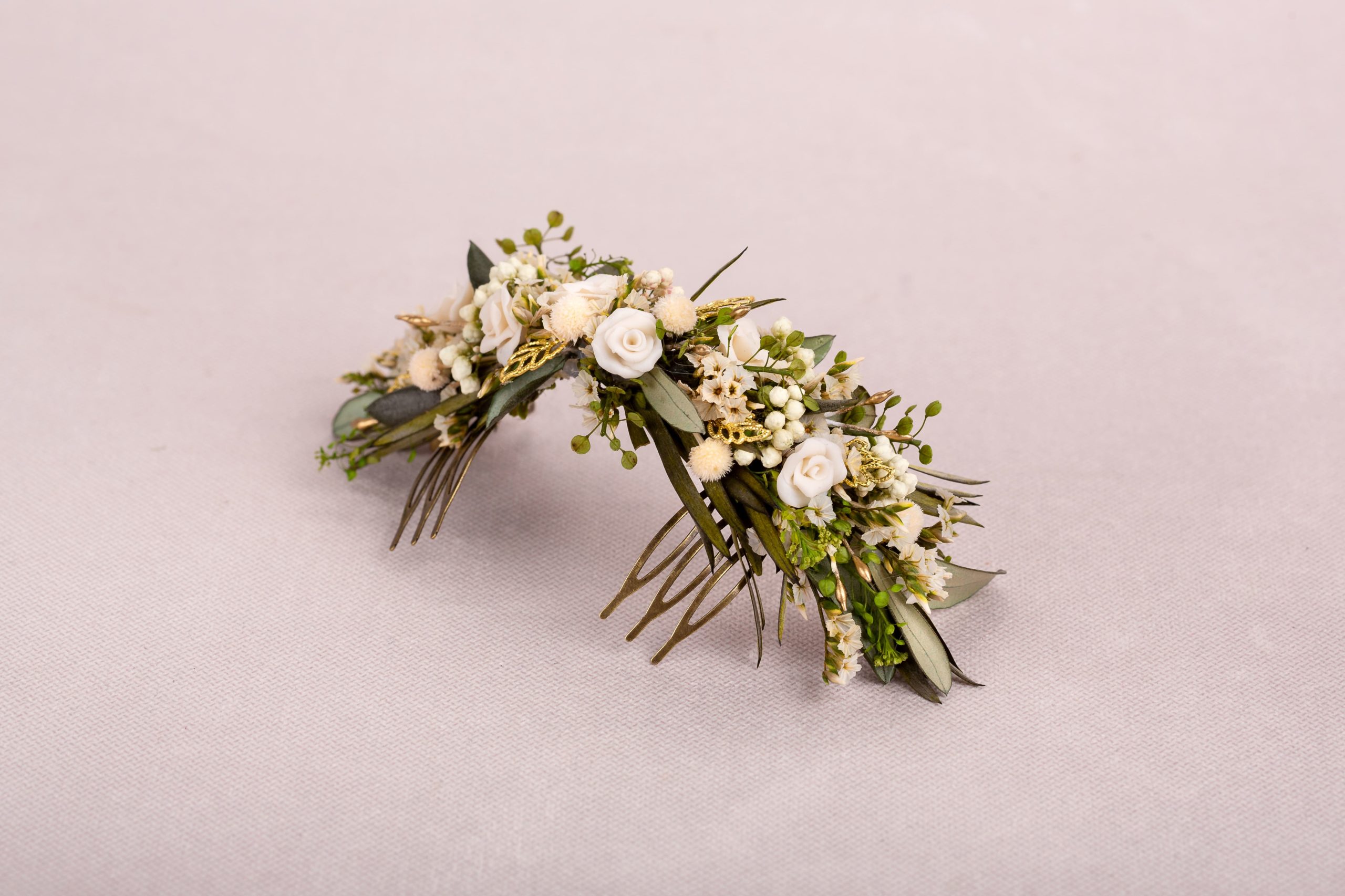 toucado-noiva-verde-branco-flores-folhagem-naturais-preservadas-flores-porcelana-fria
